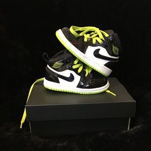 Jordan 1 Mid Black Cyber Mystic Green (toddler)